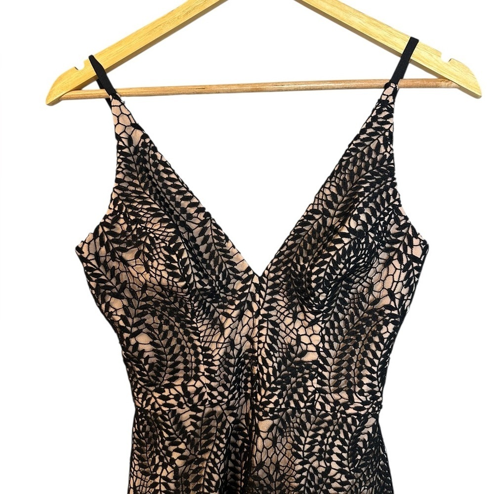 NWT Dress the Population Piper Crochet Dress Lace Black/Nude XS - Picture 5 of 11